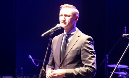 Marszałek Olgierd Geblewicz przemawia na scenie